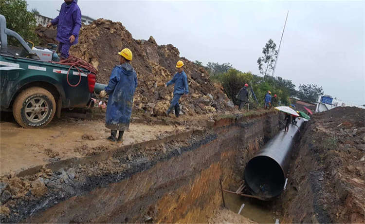 鋼材場鍍鋅角鋼，玉林2000排污螺旋焊管，內(nèi)徑1600mm螺旋管，壁厚螺旋鋼管廠家