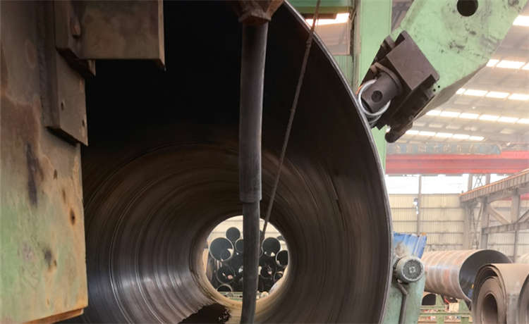 2650 鋼護筒，來賓直徑1420mm螺旋焊管，埋地螺旋鋼管，煙囪螺旋鋼管廠家