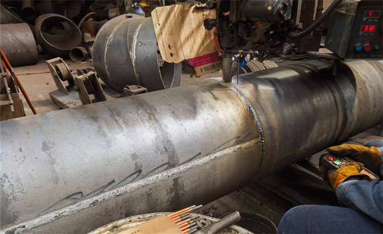 1420-8mm螺旋焊管，崇左內(nèi)徑1600mm螺旋焊管，三油兩布防腐螺旋管，2020螺旋鋼管廠家